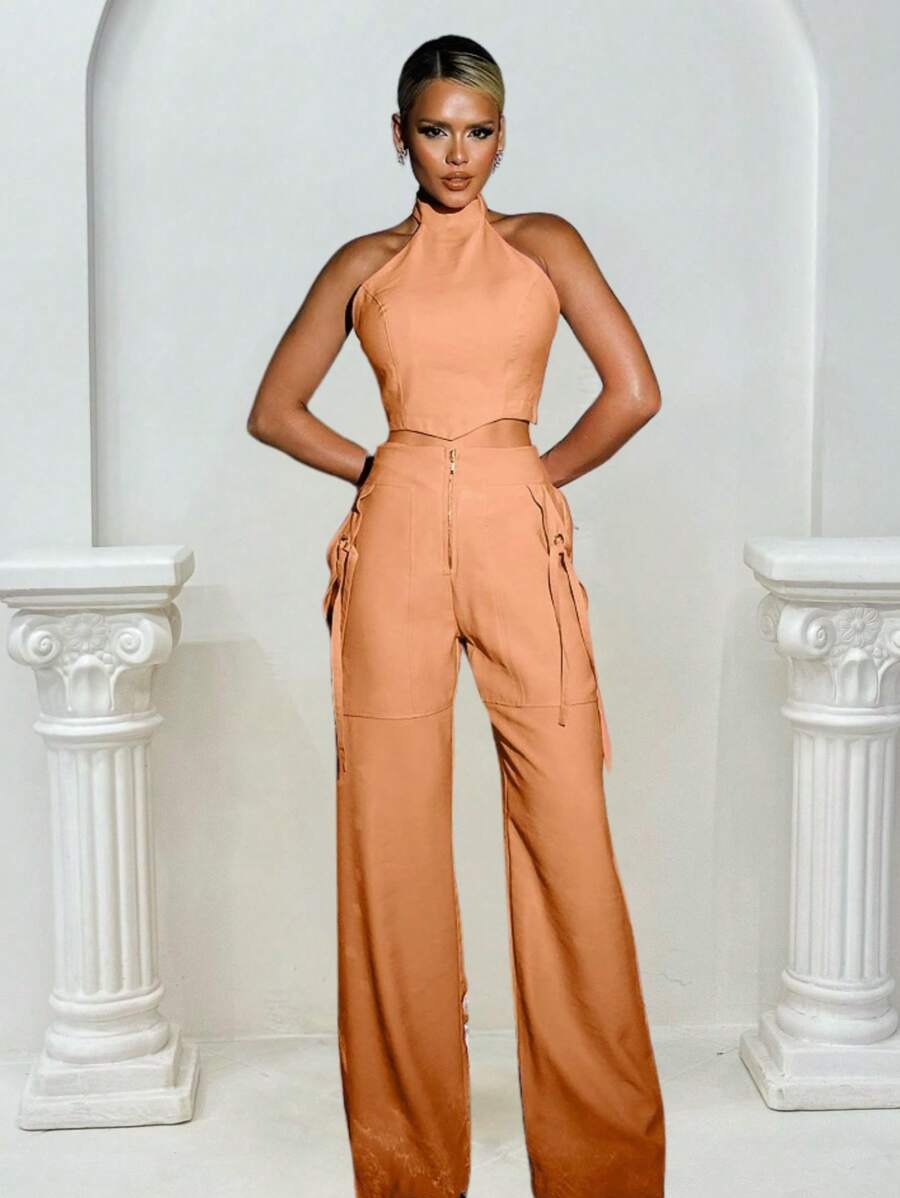 Conjunto Feminino Cropped Com Bojo E Calça Com Ilhós E Zíper Frontal