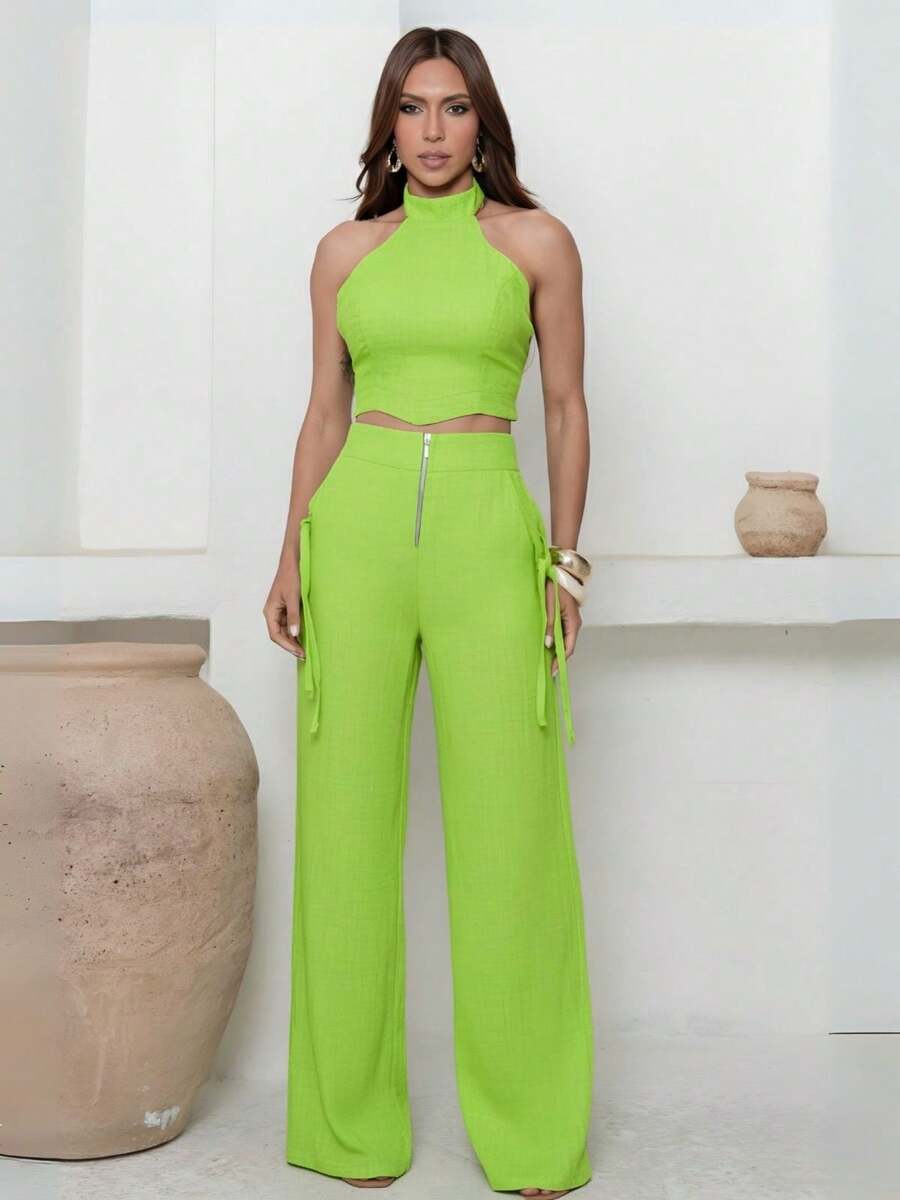 Conjunto Feminino Cropped Com Bojo E Calça Com Ilhós E Zíper Frontal