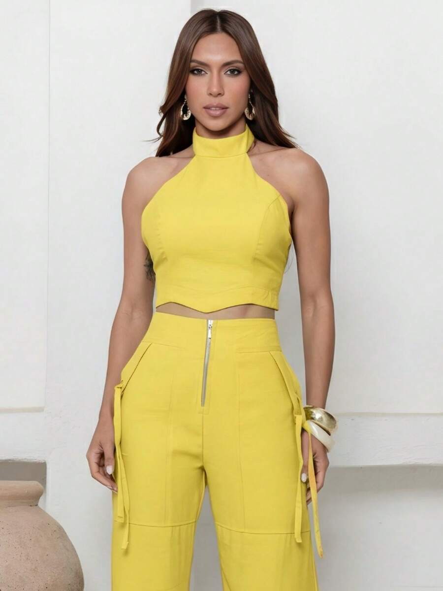 Conjunto Feminino Cropped Com Bojo E Calça Com Ilhós E Zíper Frontal