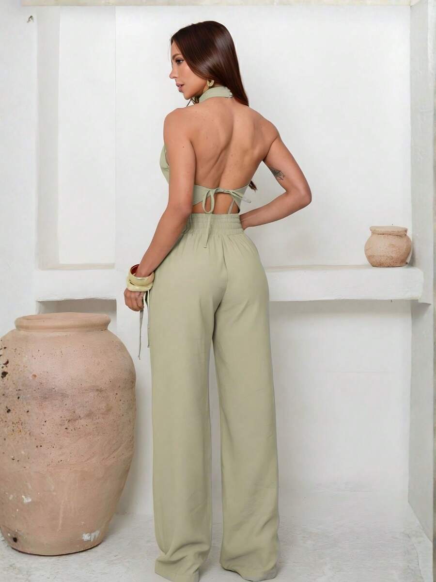 Conjunto Feminino Cropped Com Bojo E Calça Com Ilhós E Zíper Frontal