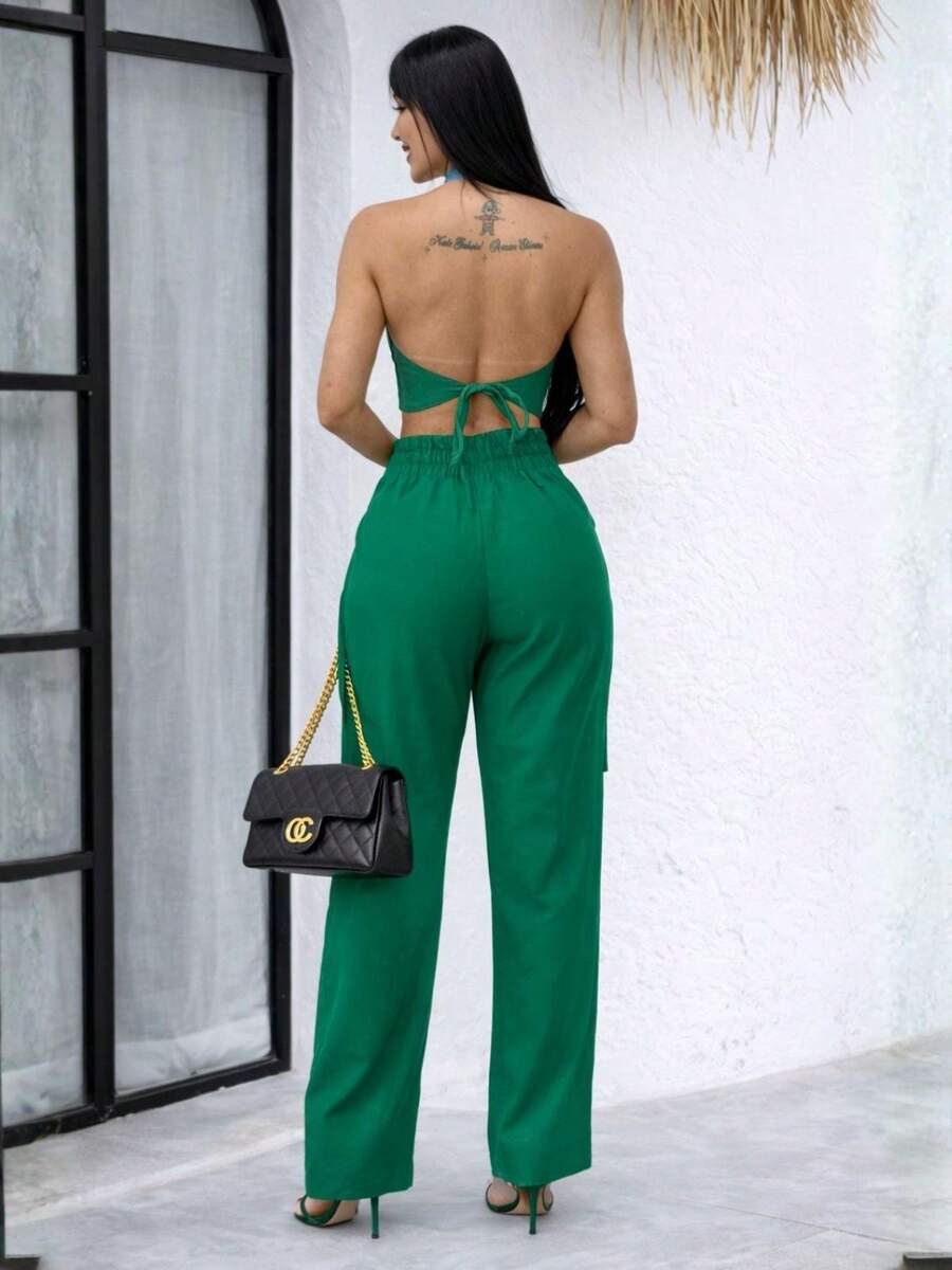 Conjunto Feminino Cropped Com Bojo E Calça Com Ilhós E Zíper Frontal