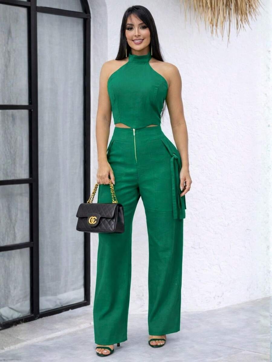 Conjunto Feminino Cropped Com Bojo E Calça Com Ilhós E Zíper Frontal
